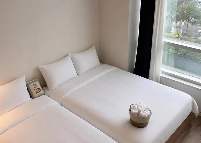 Seoullo #2min Walk From Station #elevator #city View Apartment *